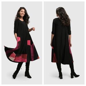 Alembika Cosmopolitan Pleated Dress Magenta Scoop Neck 3/4 Sleeve Velvet Black